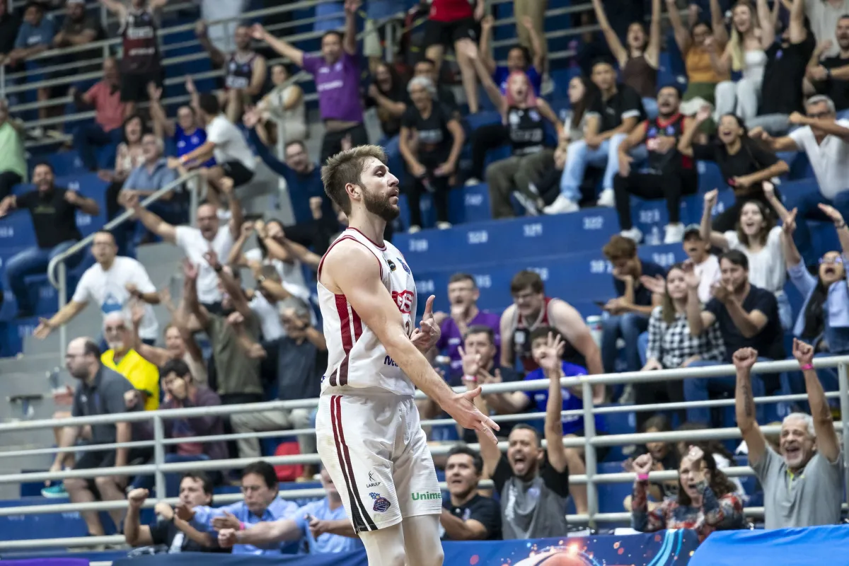 Baixa de peso: Lucas Siewert passa por cirurgia no pé e desfalca o Franca na reta final do Paulista