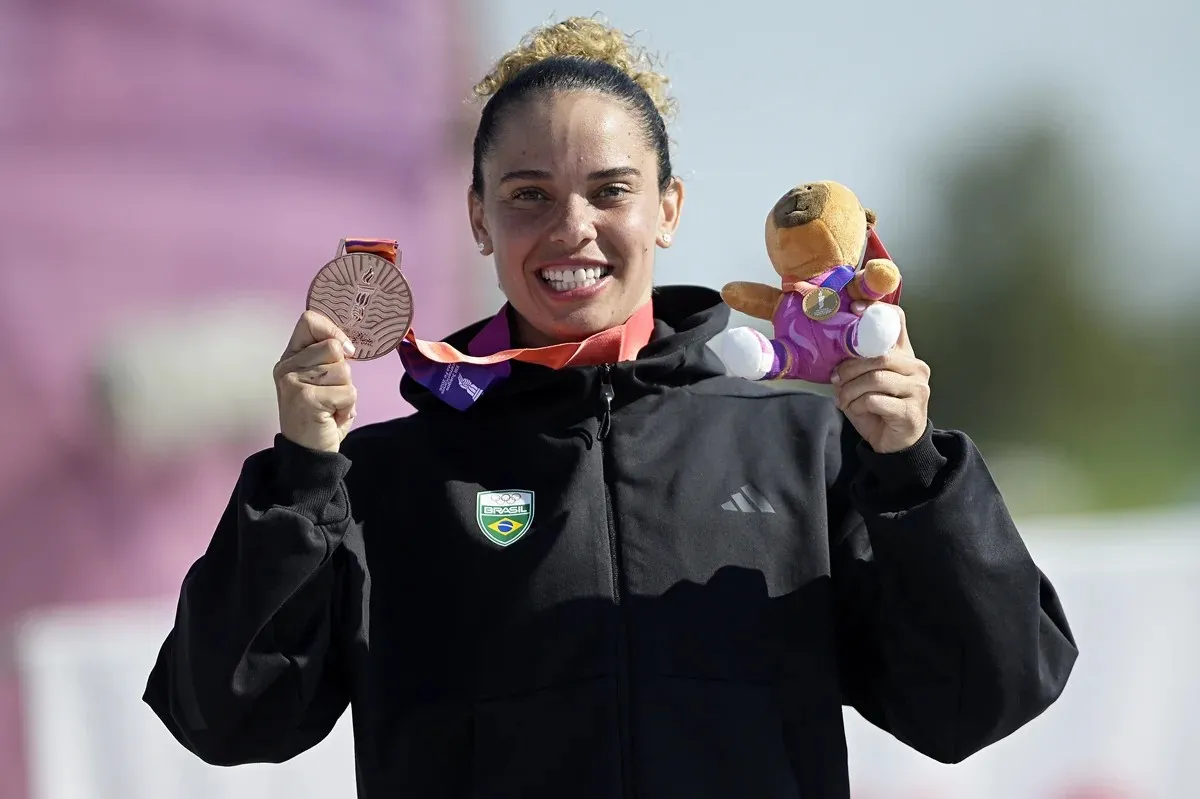Gabi Mazetto fatura medalha de bronze no skate street dos Jogos Sul-Americanos de Santa Fé